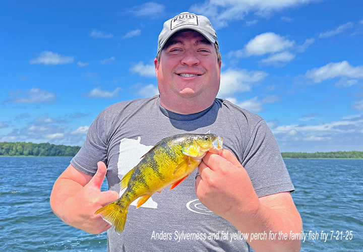 image of Anders Sylverness with a fat jumbo perch