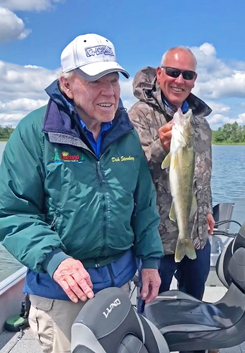 image of Dick Sternberg fishing with Jeff Sundin on Lake Winnie